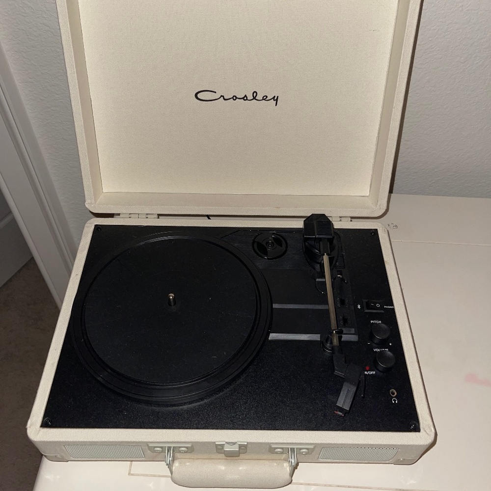 urban outfitters record player